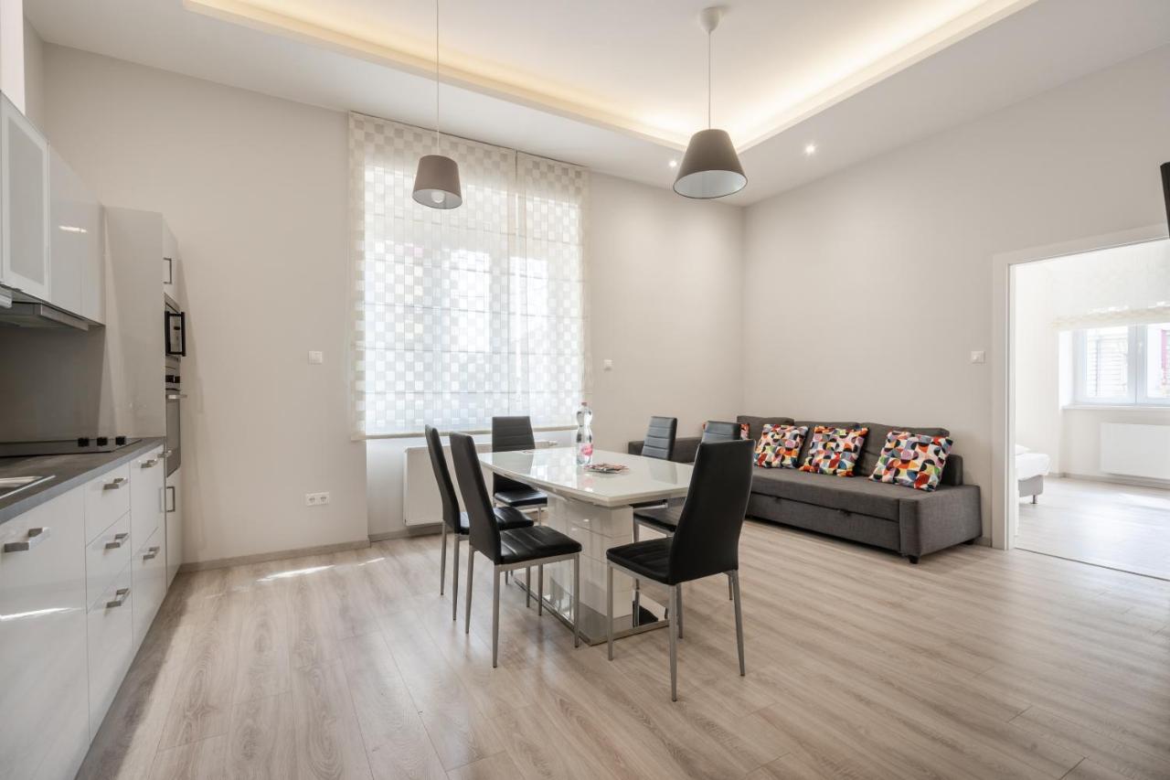 Cascade Corvin Apartment Будапеща Екстериор снимка