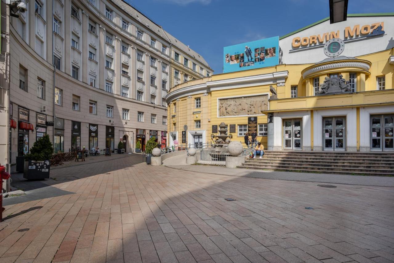 Cascade Corvin Apartment Будапеща Екстериор снимка